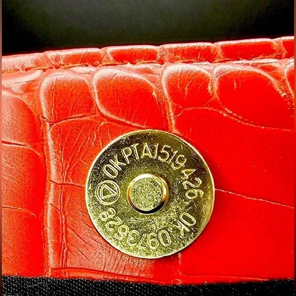 MKF - Sadie Oversize Tote Handbag - Picture 9 of 9